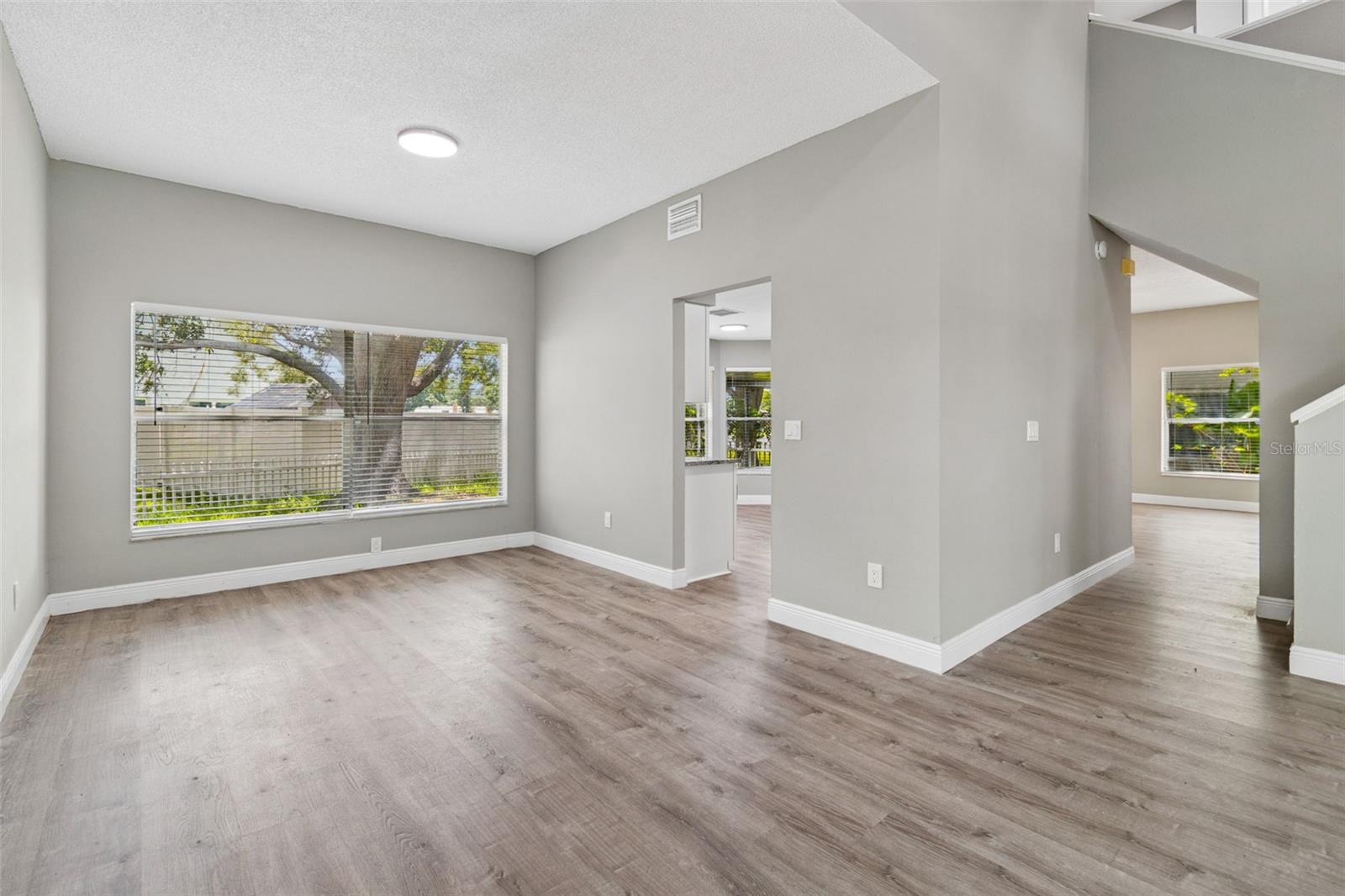 12914 Longcrest Dr Property Photo 21