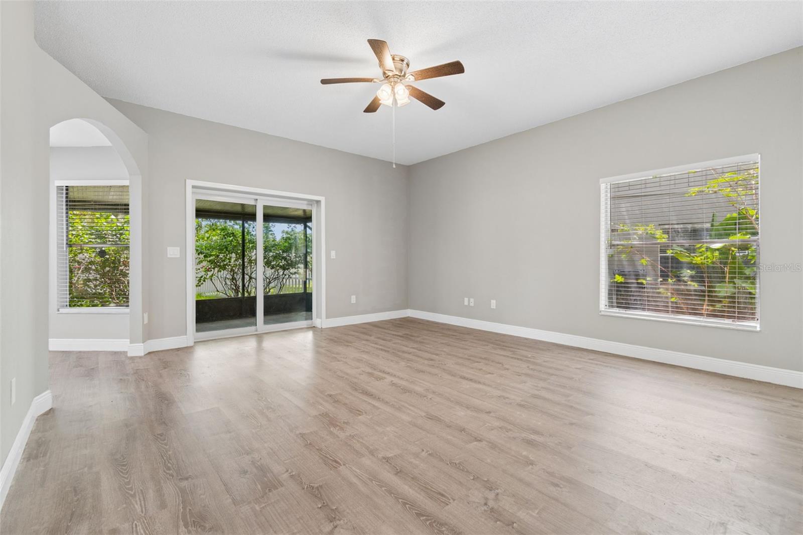 12914 Longcrest Dr Property Photo 30