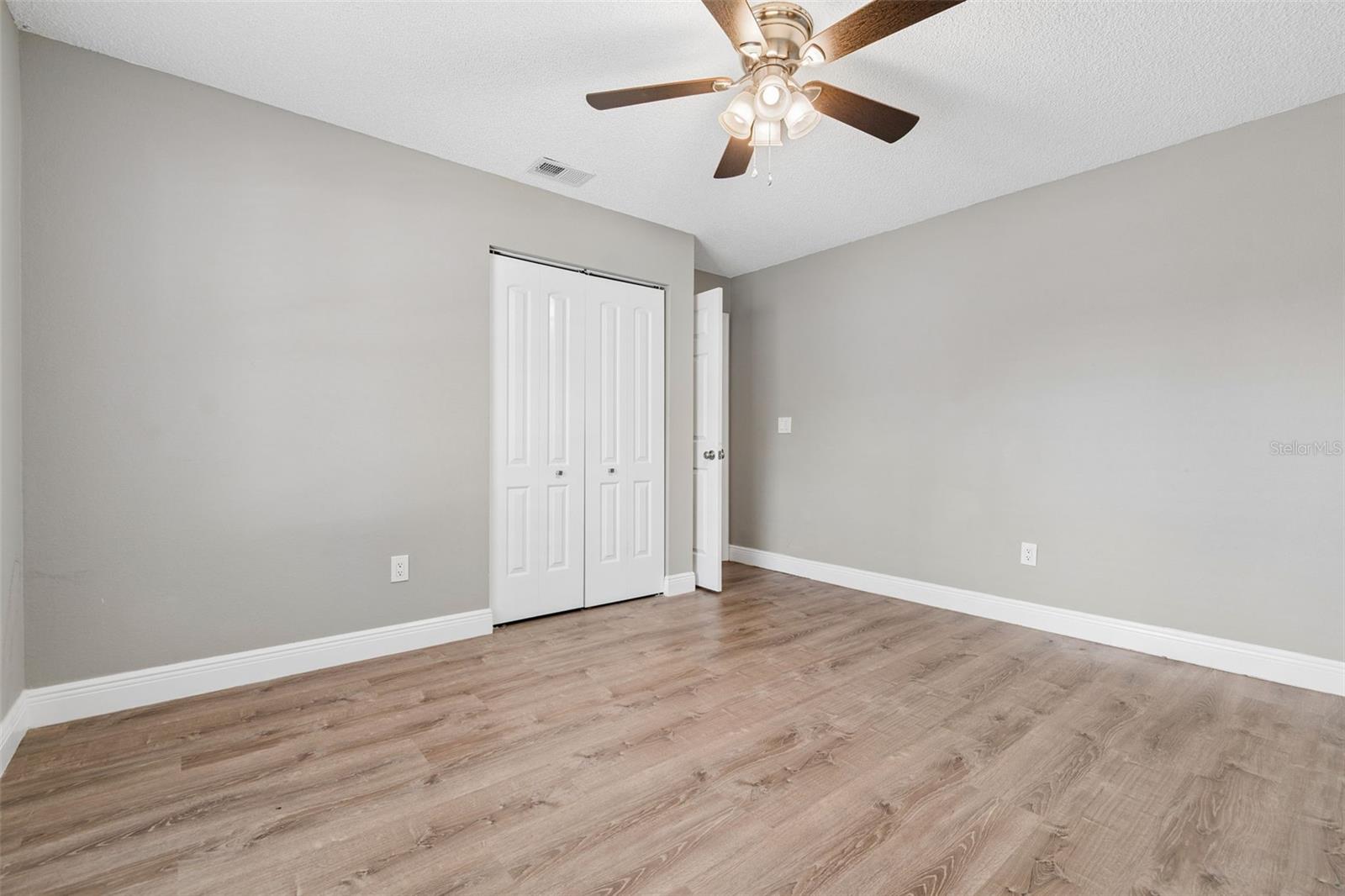 12914 Longcrest Dr Property Photo 38