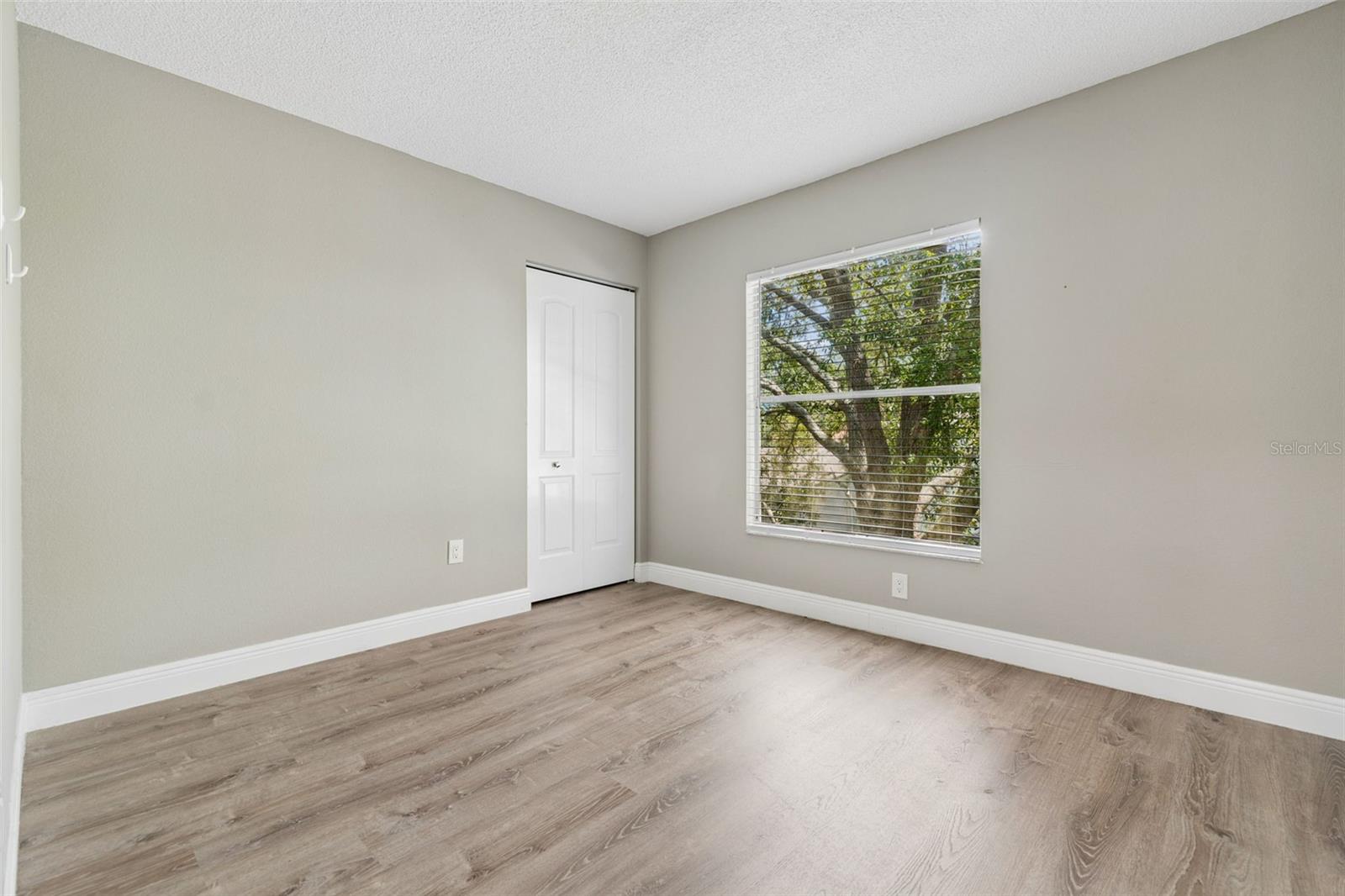 12914 Longcrest Dr Property Photo 39