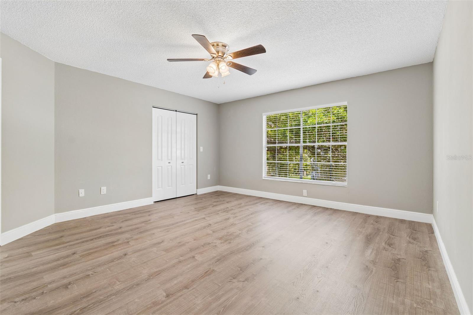 12914 Longcrest Dr Property Photo 44