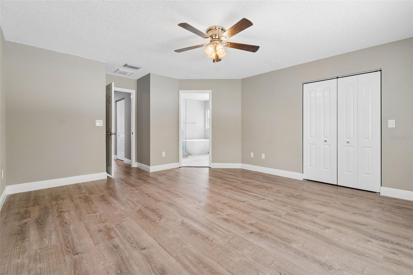 12914 Longcrest Dr Property Photo 45
