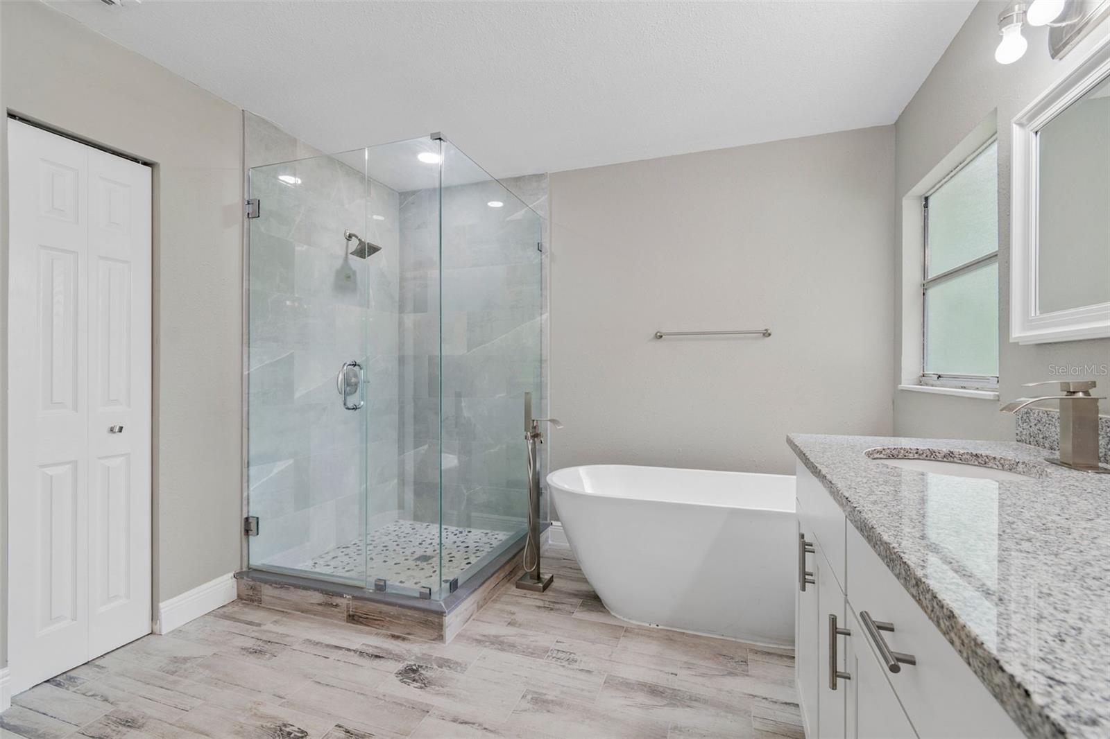 12914 Longcrest Dr Property Photo 52