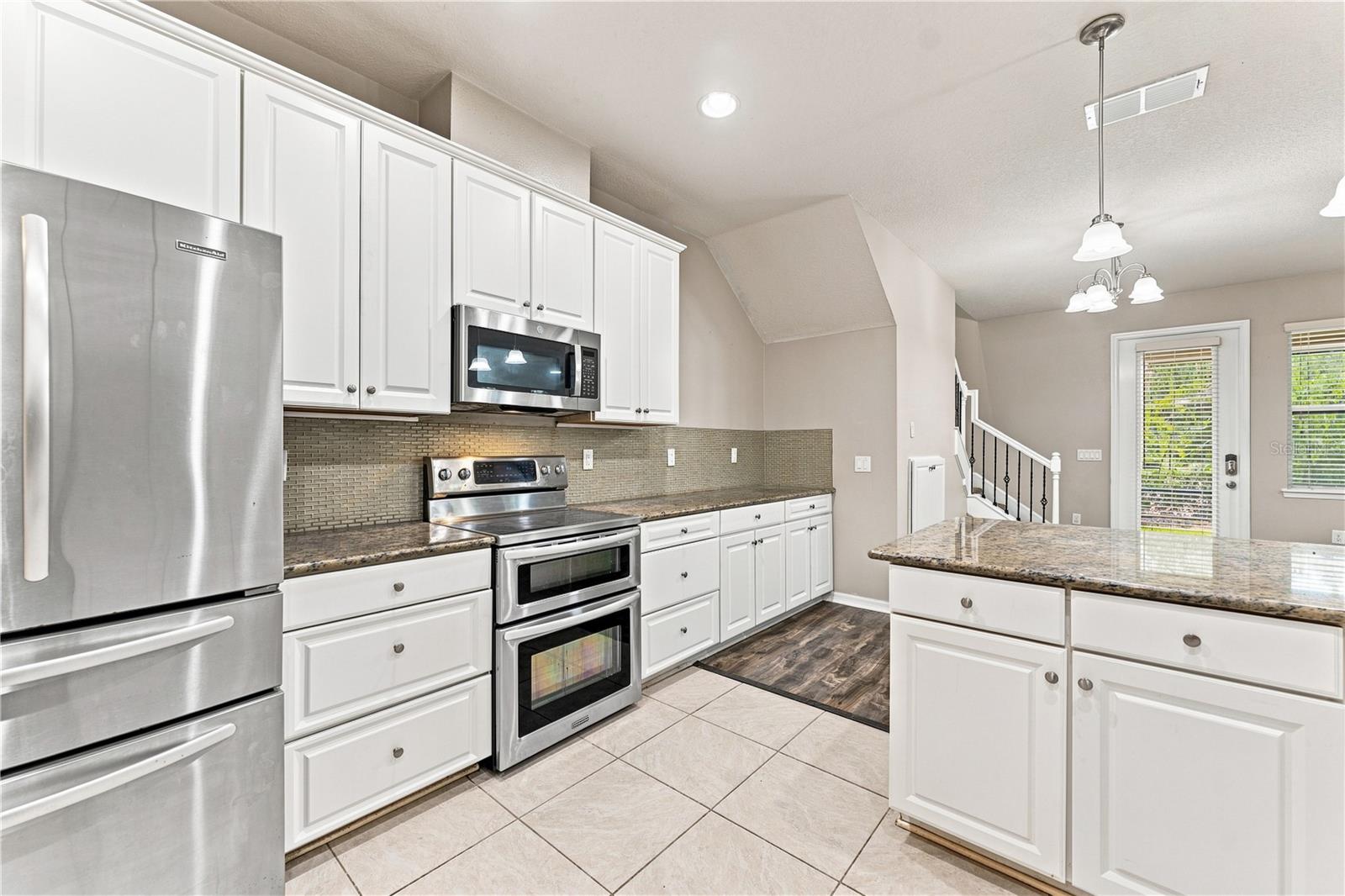17013 Vilesta Dr Property Photo 11