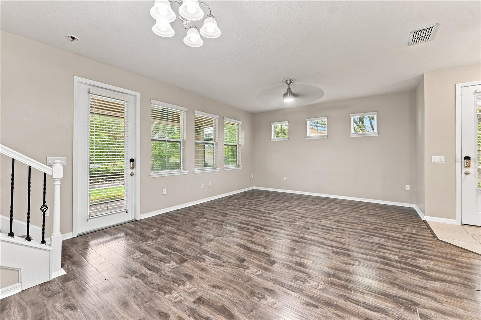 17013 Vilesta Dr Property Photo 12