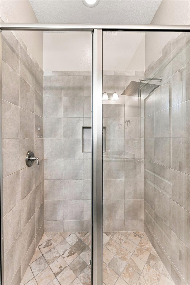 17013 Vilesta Dr Property Photo 18