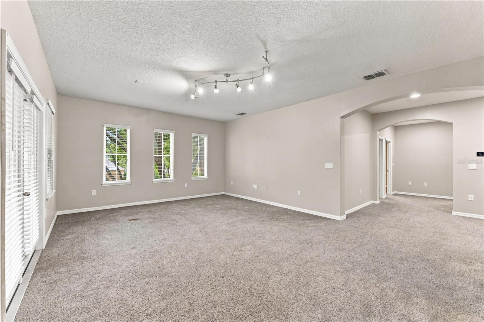 17013 Vilesta Dr Property Photo 21