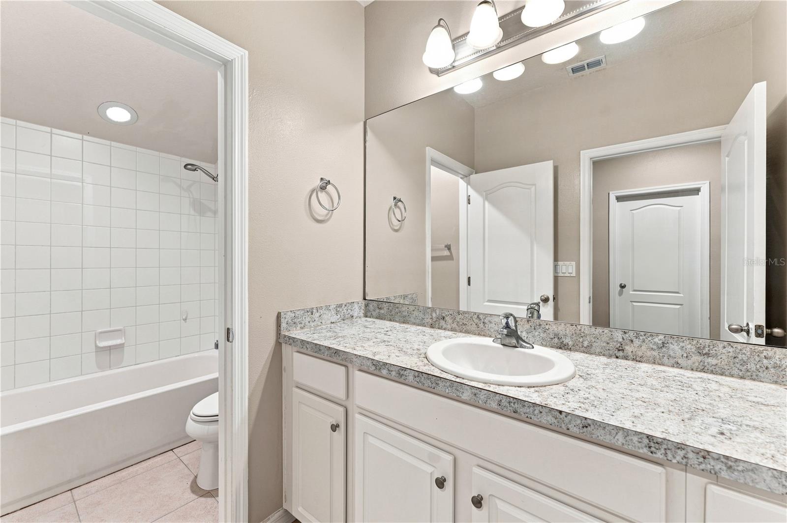 17013 Vilesta Dr Property Photo 30