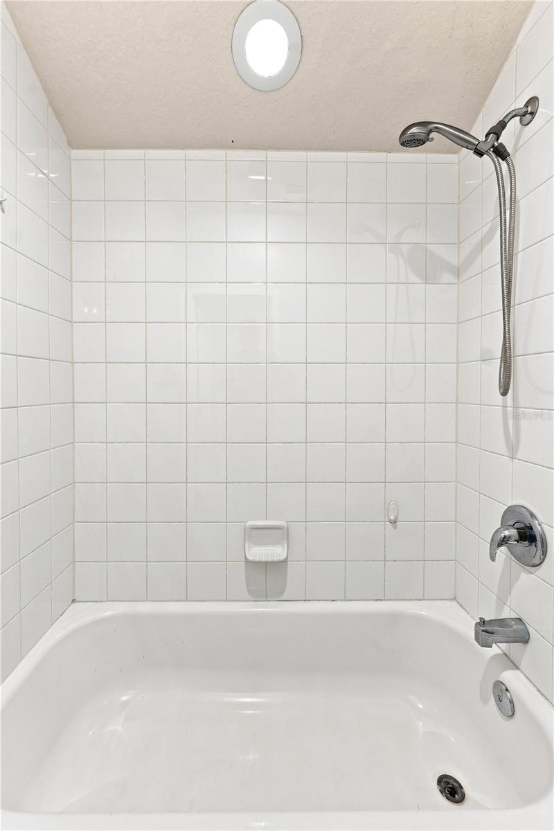 17013 Vilesta Dr Property Photo 31