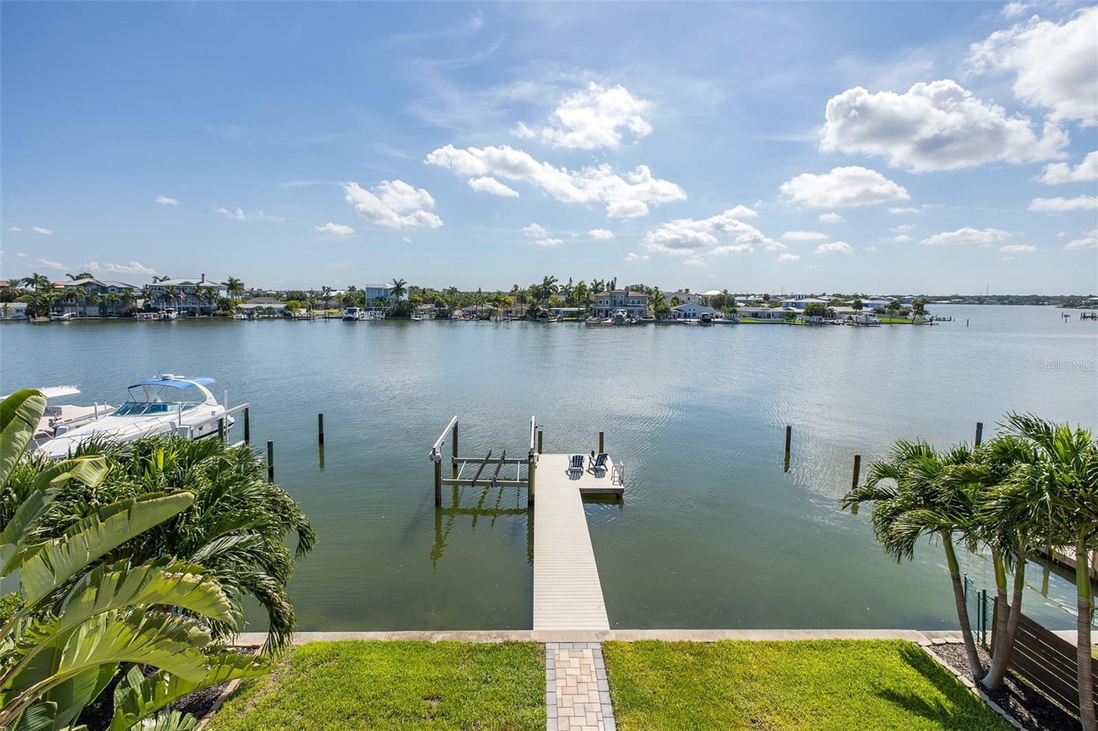 2501 Bay Blvd Property Photo 2