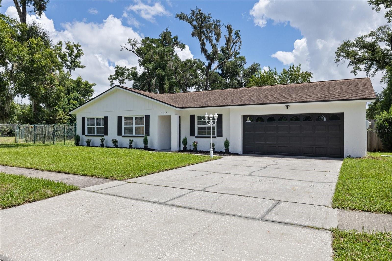 2928 Forest Cir Property Photo 3