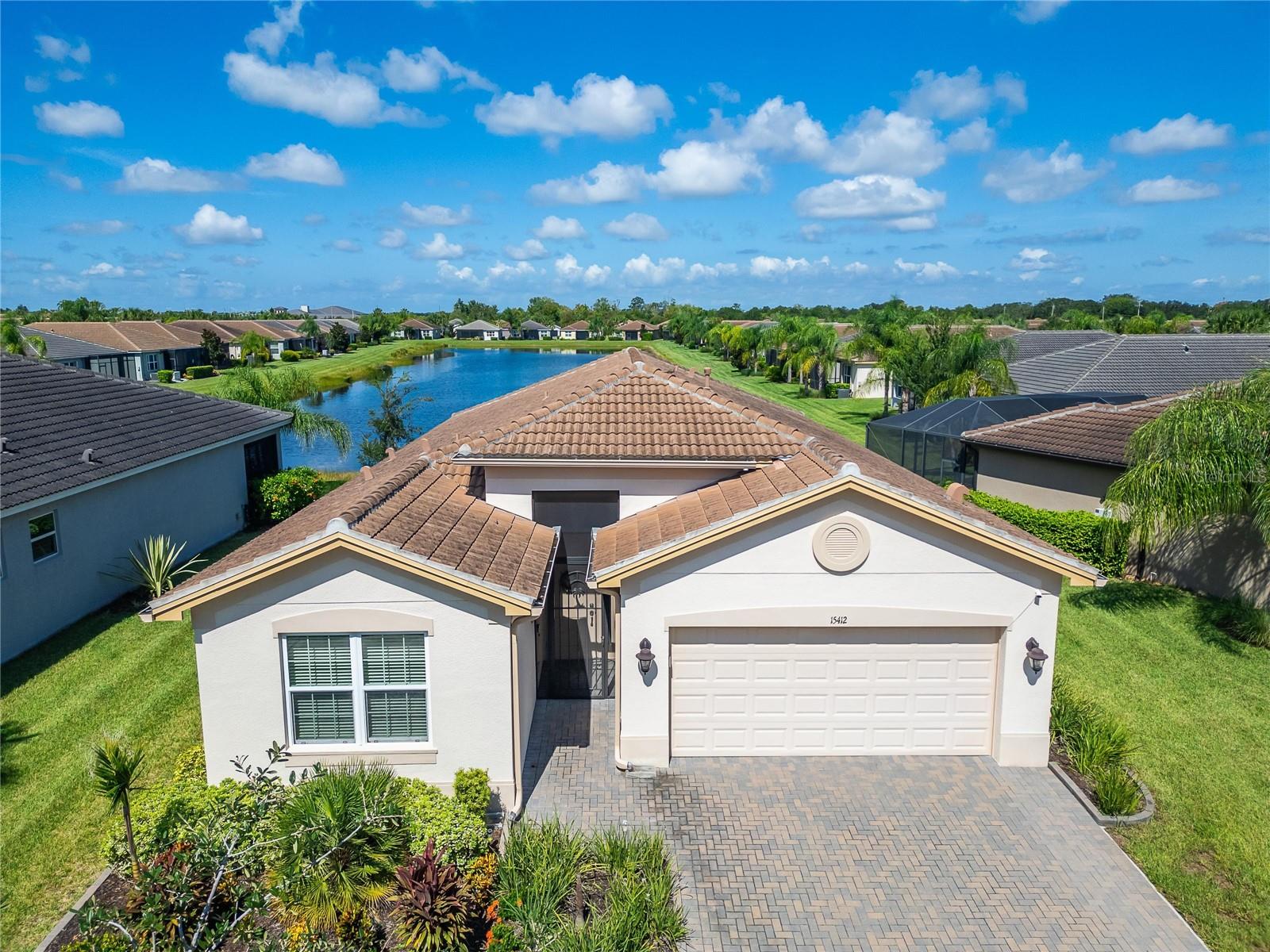 15412 Santa Pola Dr Property Photo 4