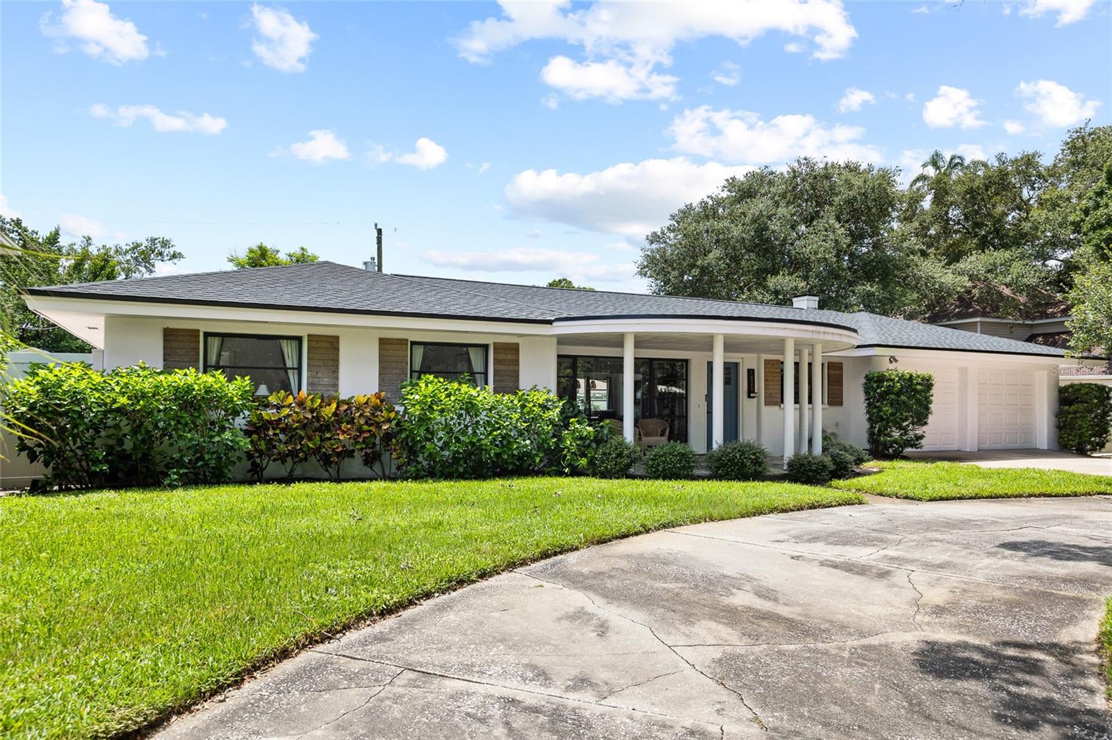1821 OAK LAKE DR