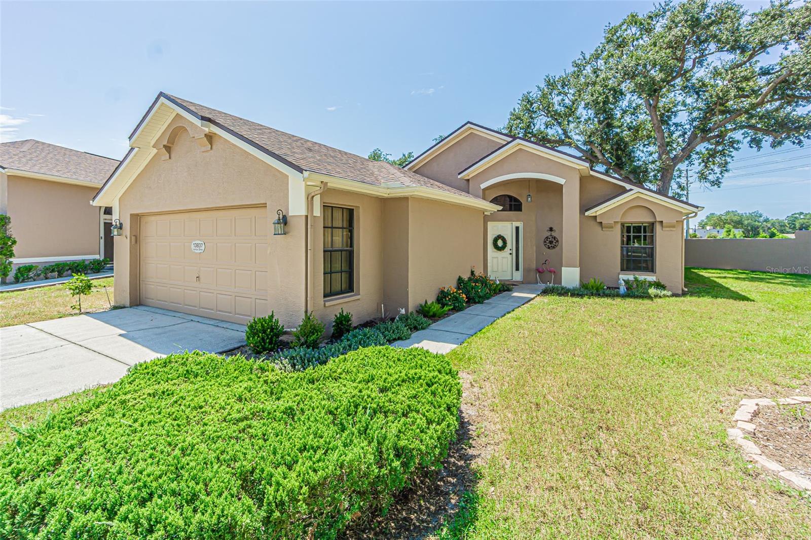 13837 LEROUX DR