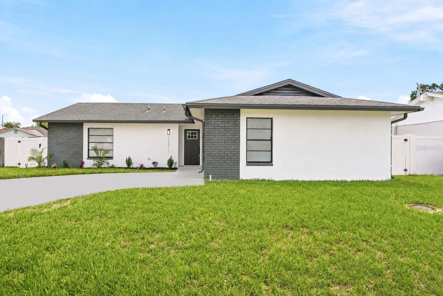 12511 Cardiff Dr Property Photo 2