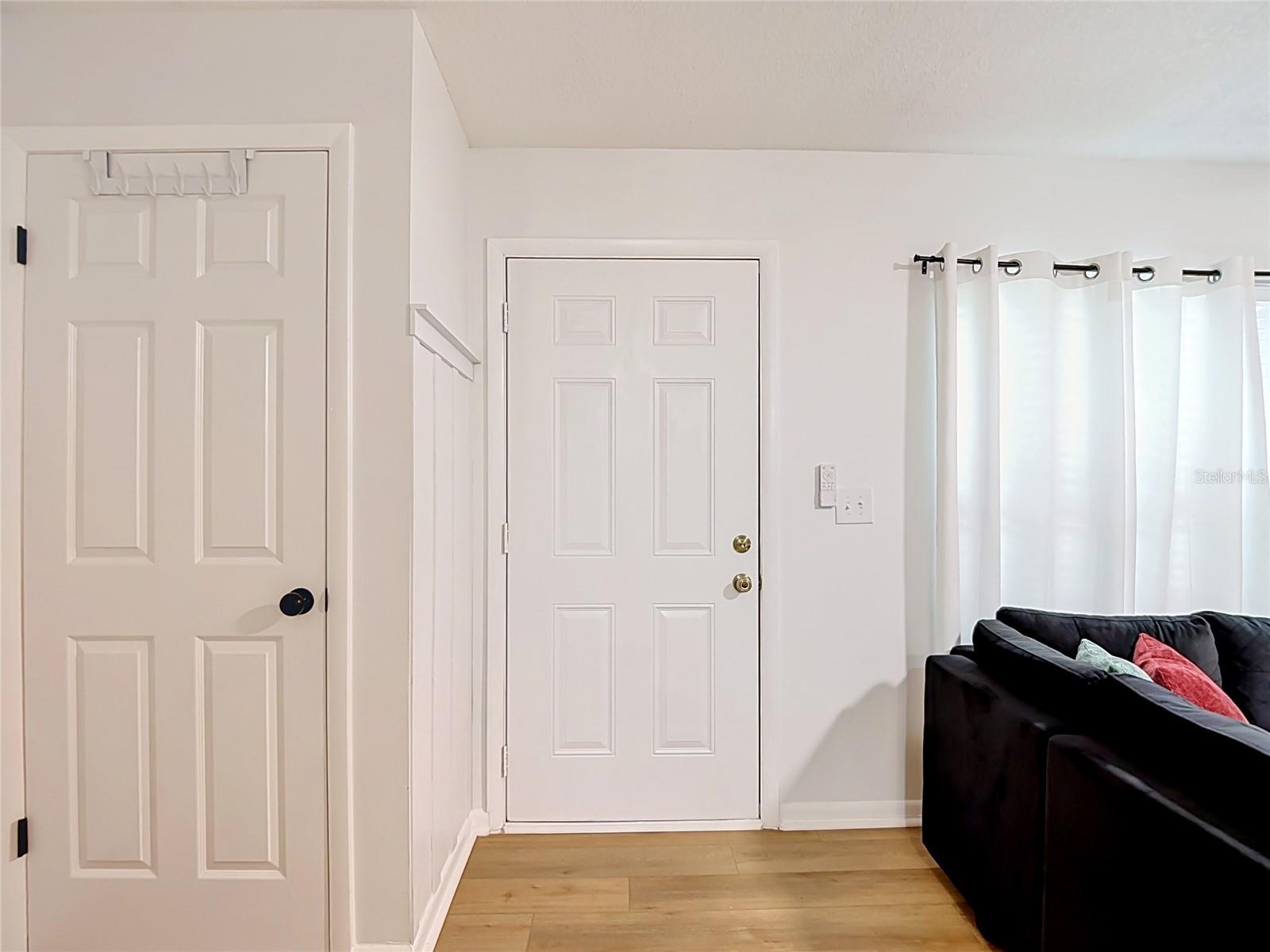 14732 Pine Glen Cir Property Photo 3