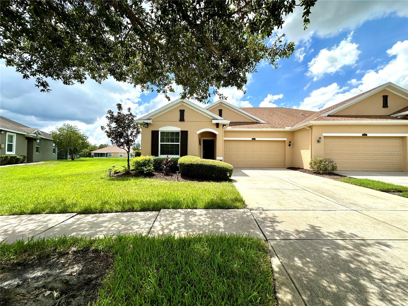 4247 ANGELICA LOOP