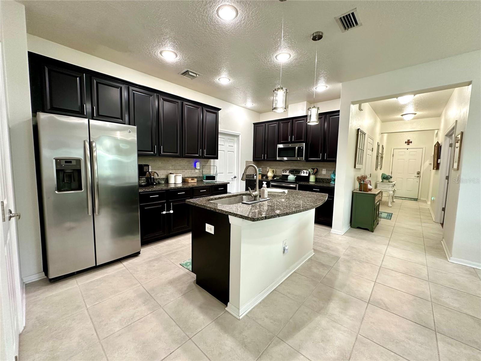 4247 Angelica Loop Property Photo 4