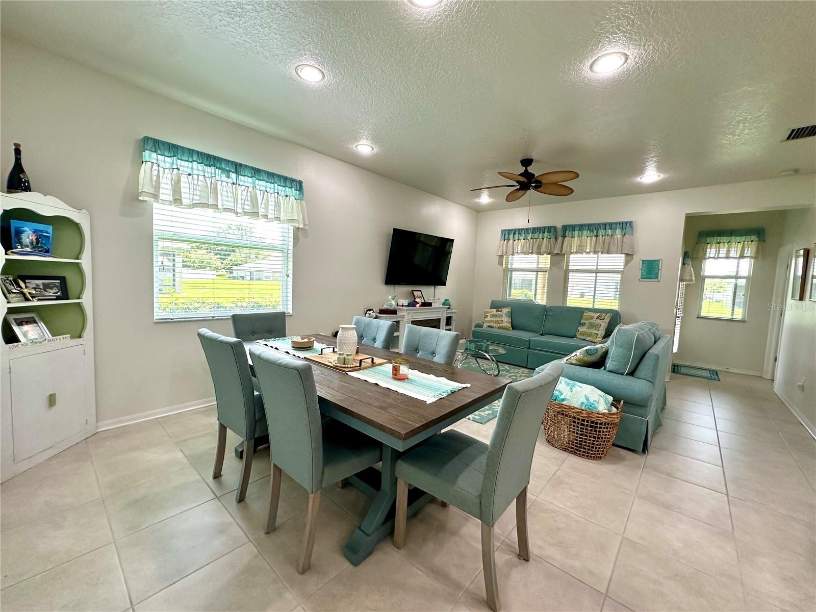 4247 Angelica Loop Property Photo 8