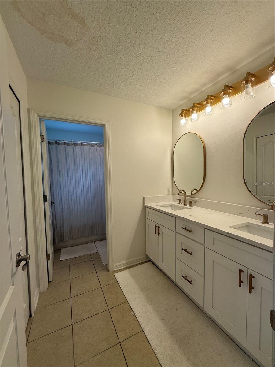 422 Westchester Hills Ln Property Photo 33