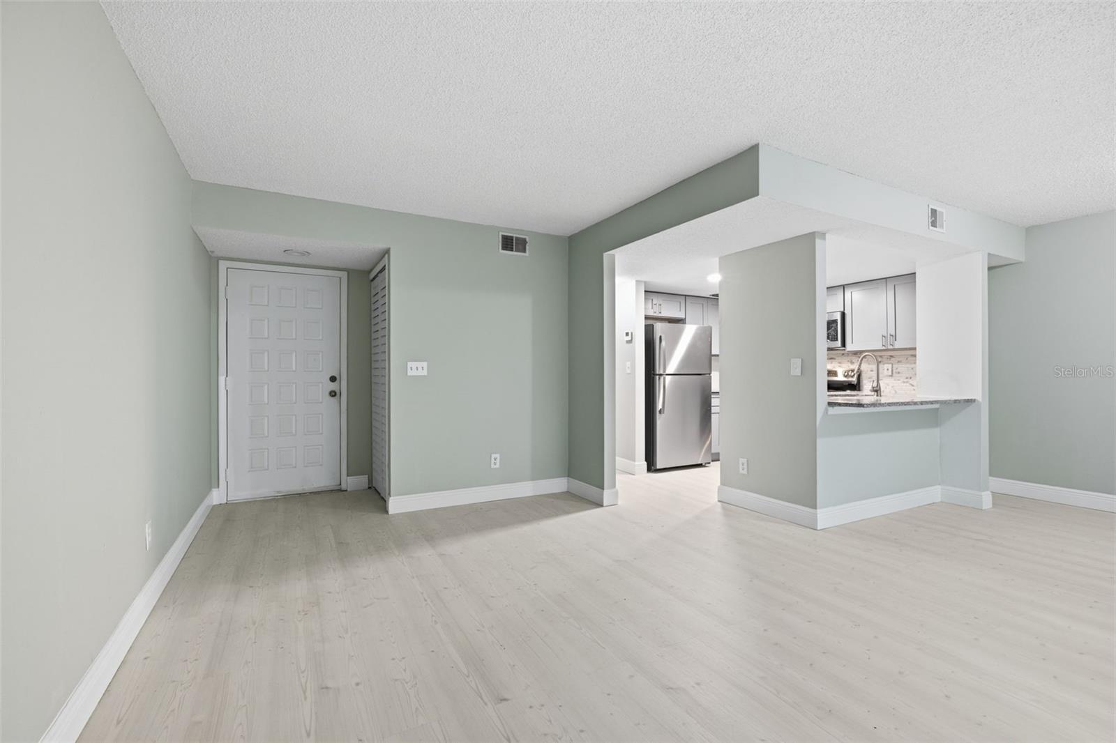 4873 Puritan Cir #2401 Property Photo 6