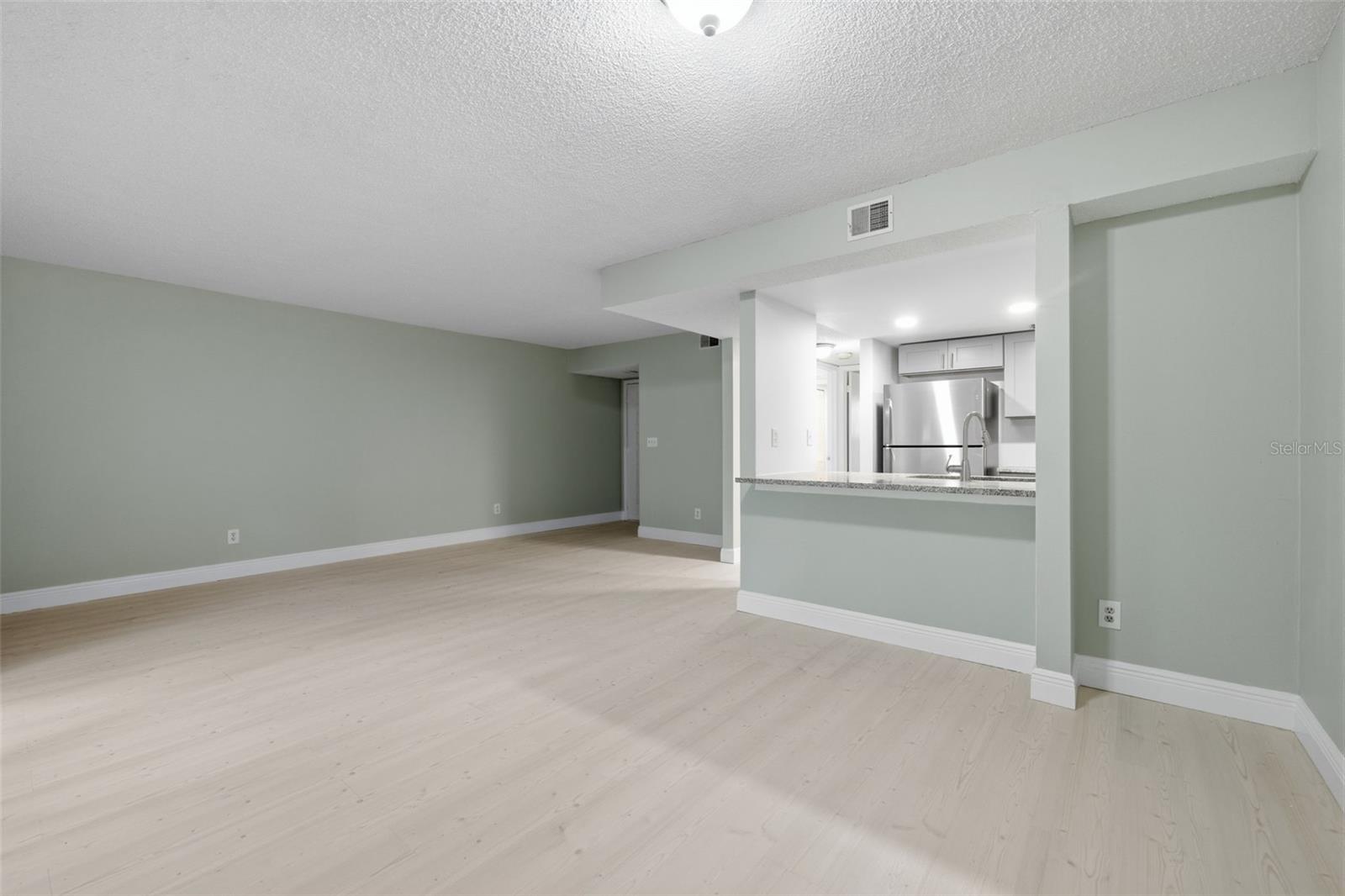 4873 Puritan Cir #2401 Property Photo 11