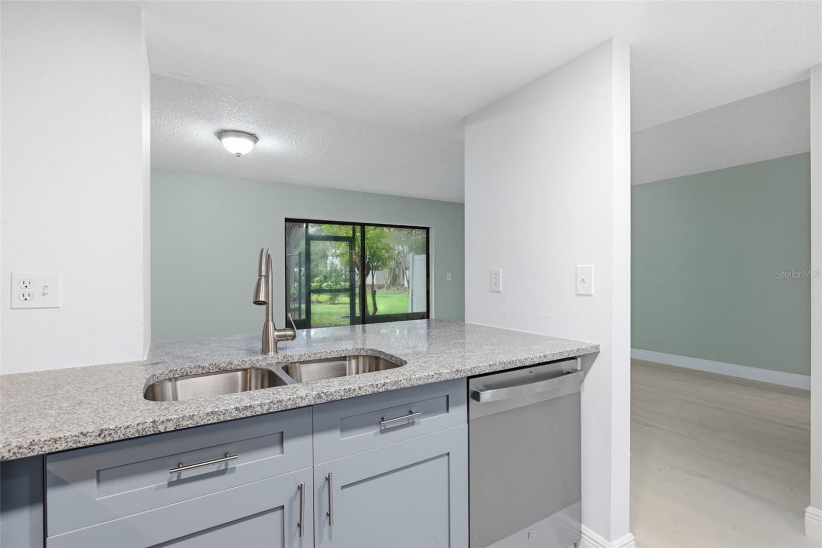 4873 Puritan Cir #2401 Property Photo 16