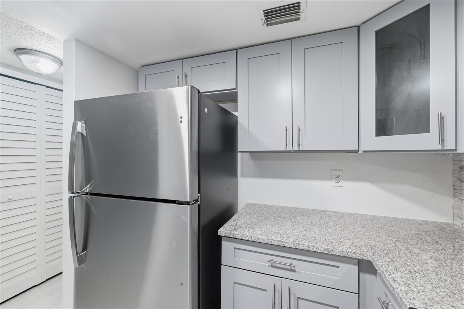 4873 Puritan Cir #2401 Property Photo 17