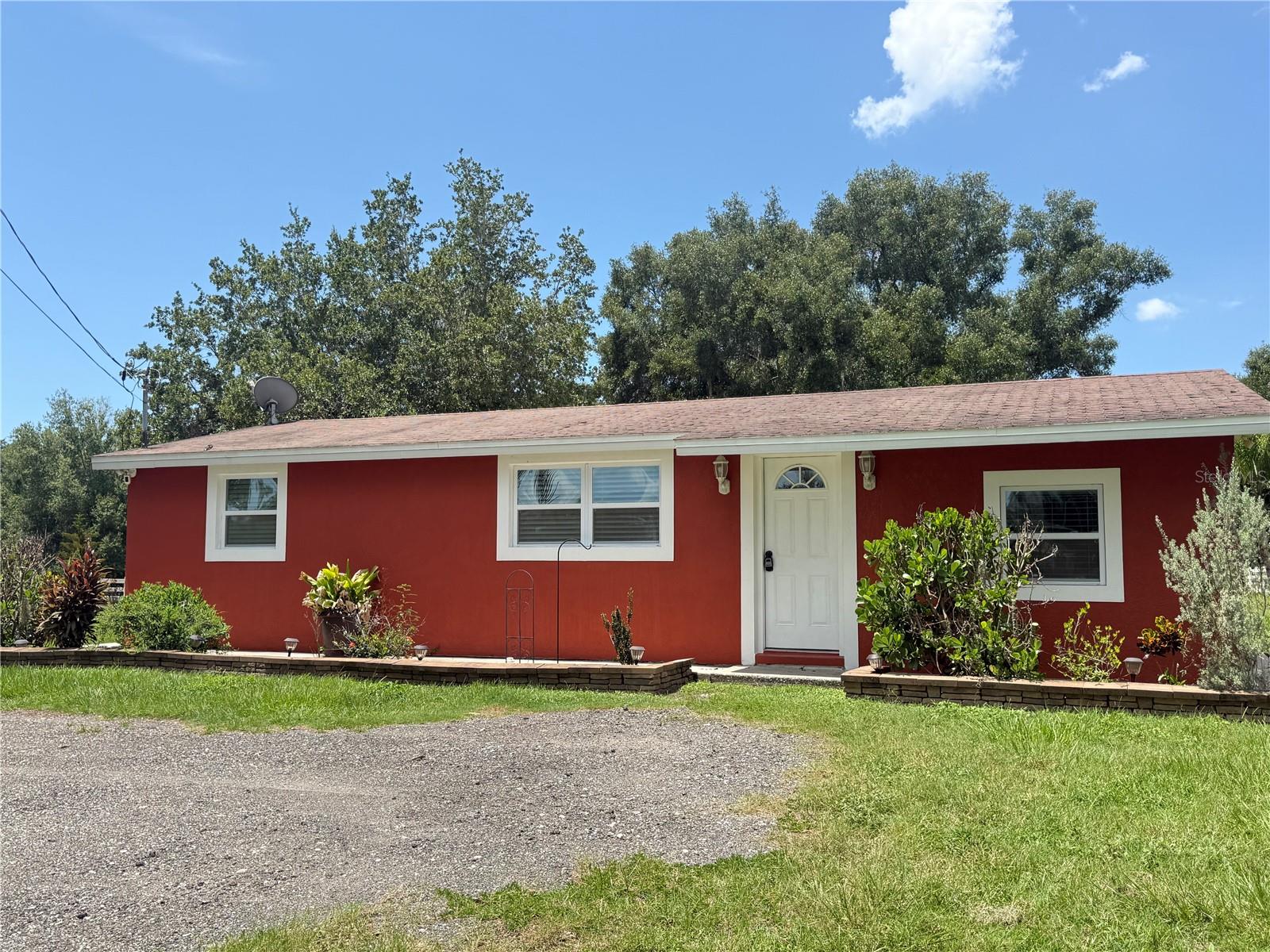 11305 Oak Dr Property Photo 1