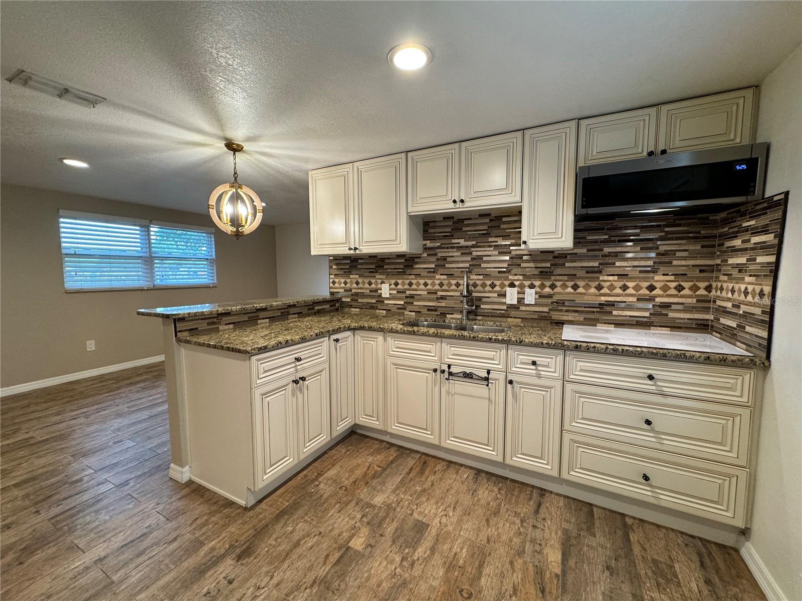 11305 Oak Dr Property Photo 5