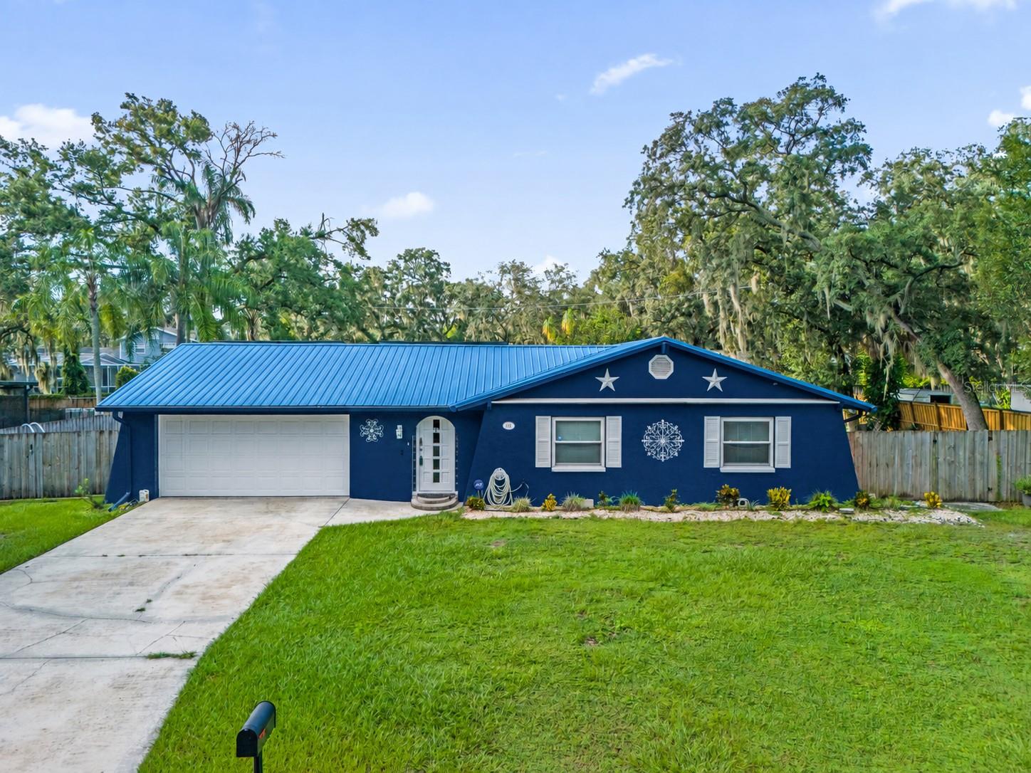 116 WINDY CIR