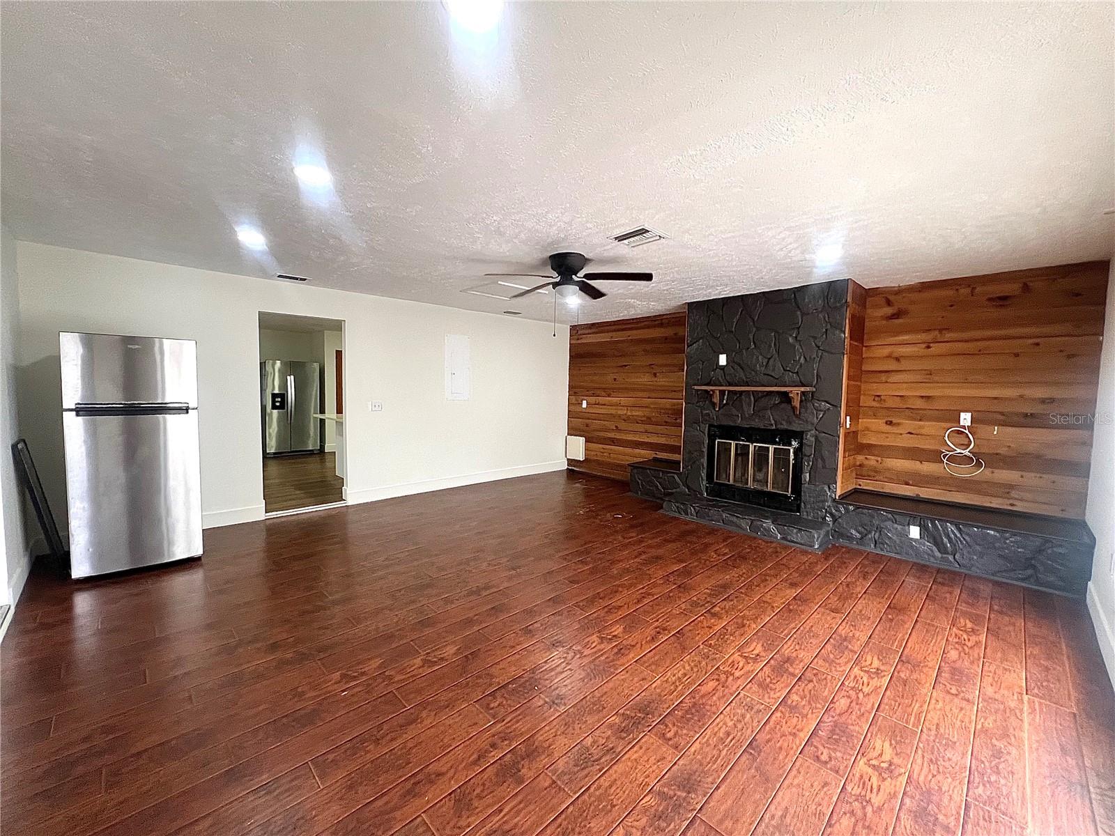4614 E Seneca Ave Property Photo 13