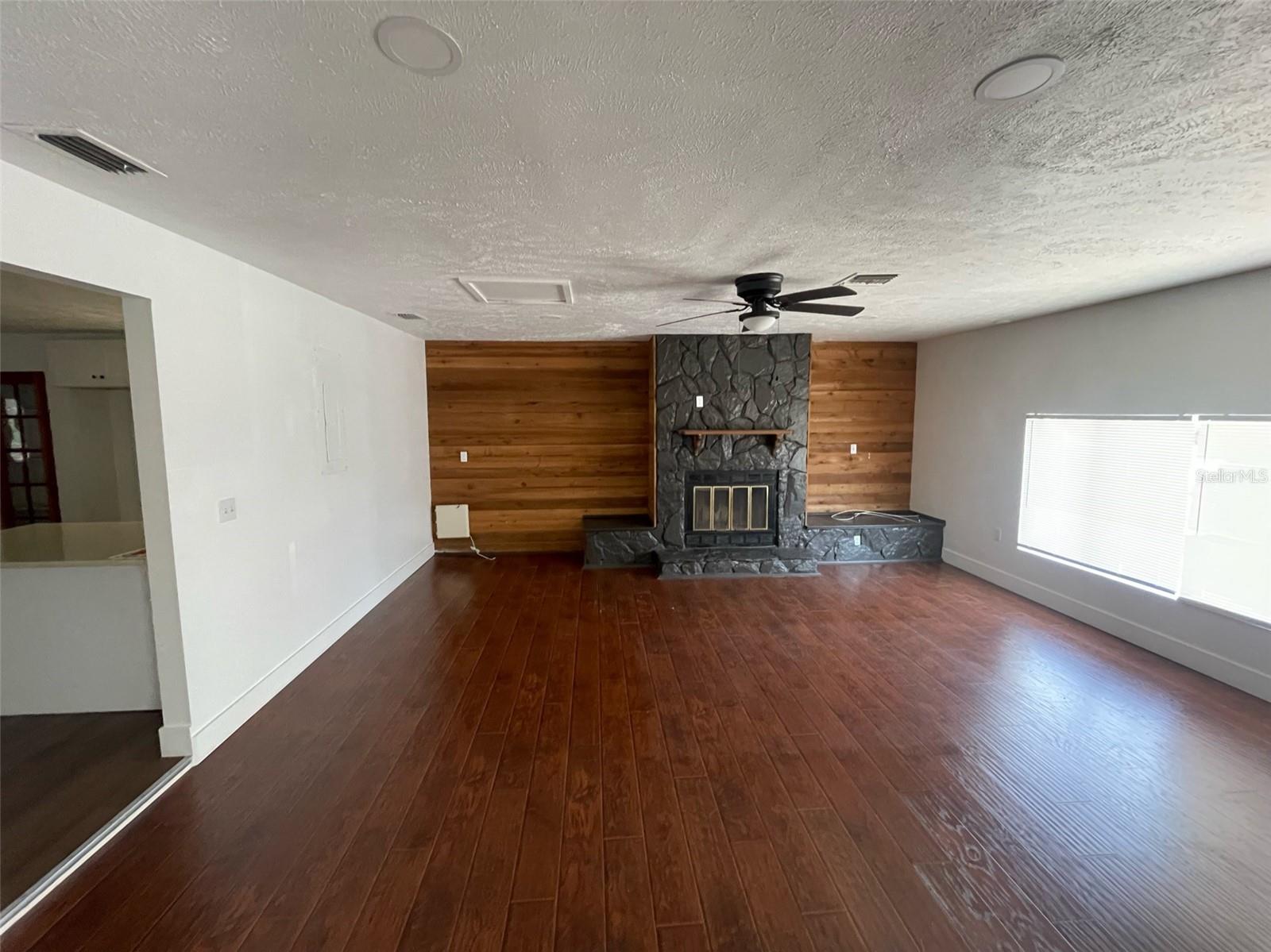 4614 E Seneca Ave Property Photo 15