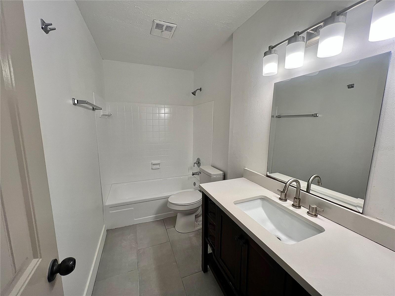 4614 E Seneca Ave Property Photo 19