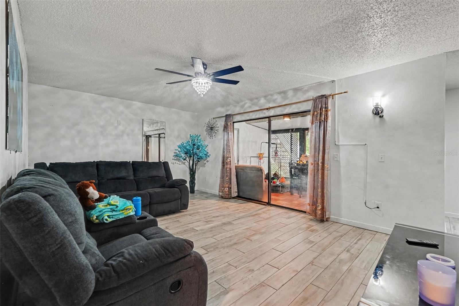 4008 Cortez Dr #b Property Photo 9