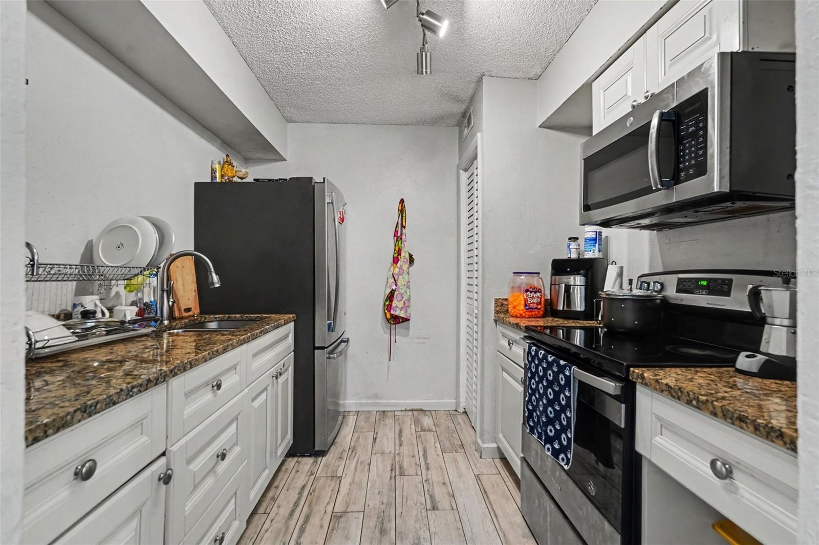 4008 Cortez Dr #b Property Photo 12