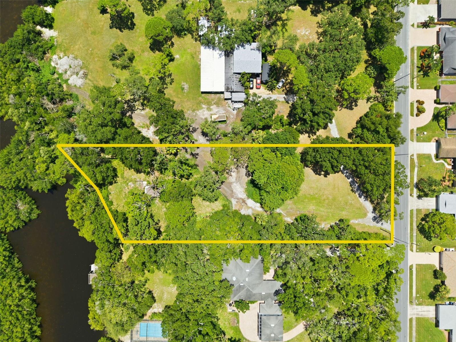 6495 Burning Tree Dr Property Photo 3