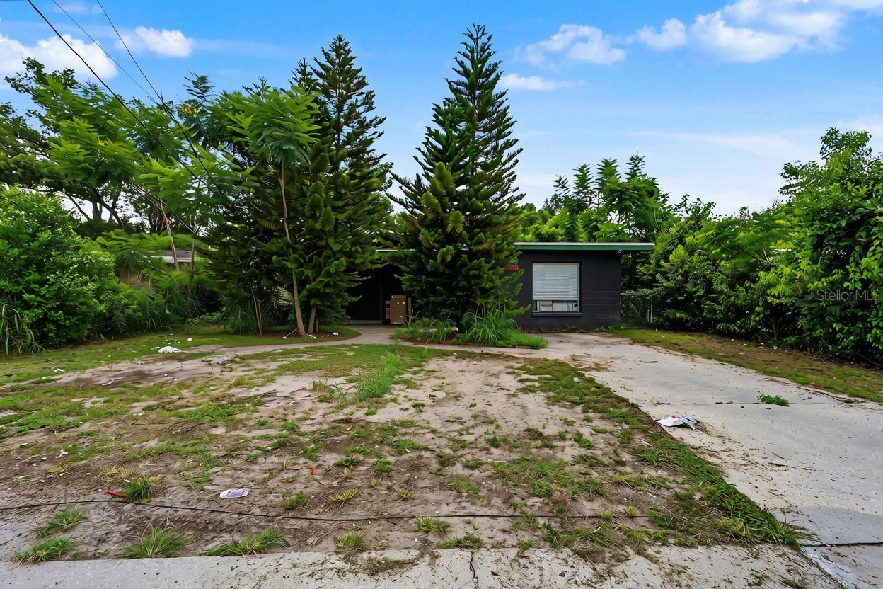 1803 E BOUGAINVILLEA AVE Property Photo 1