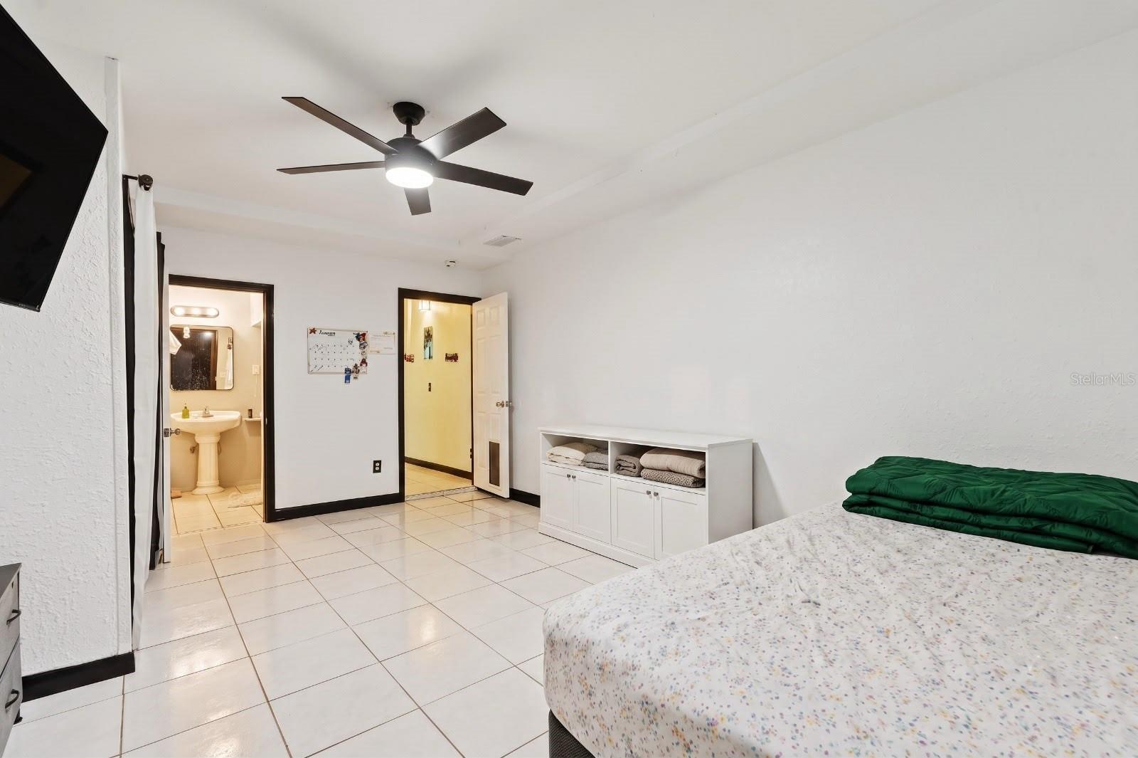 1803 E Bougainvillea Ave Property Photo 23
