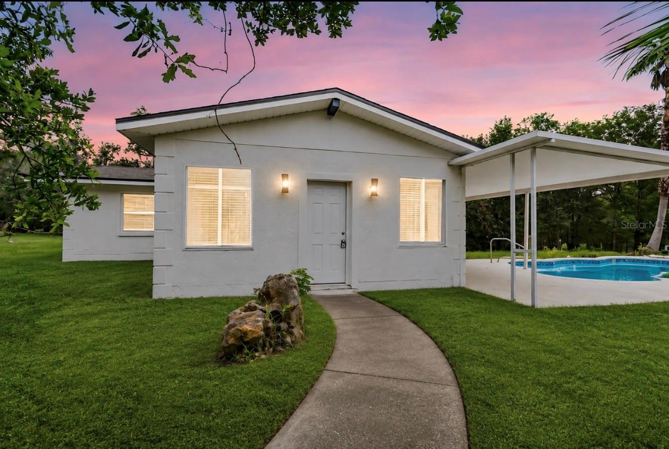 17503 Galveston St Property Photo 4
