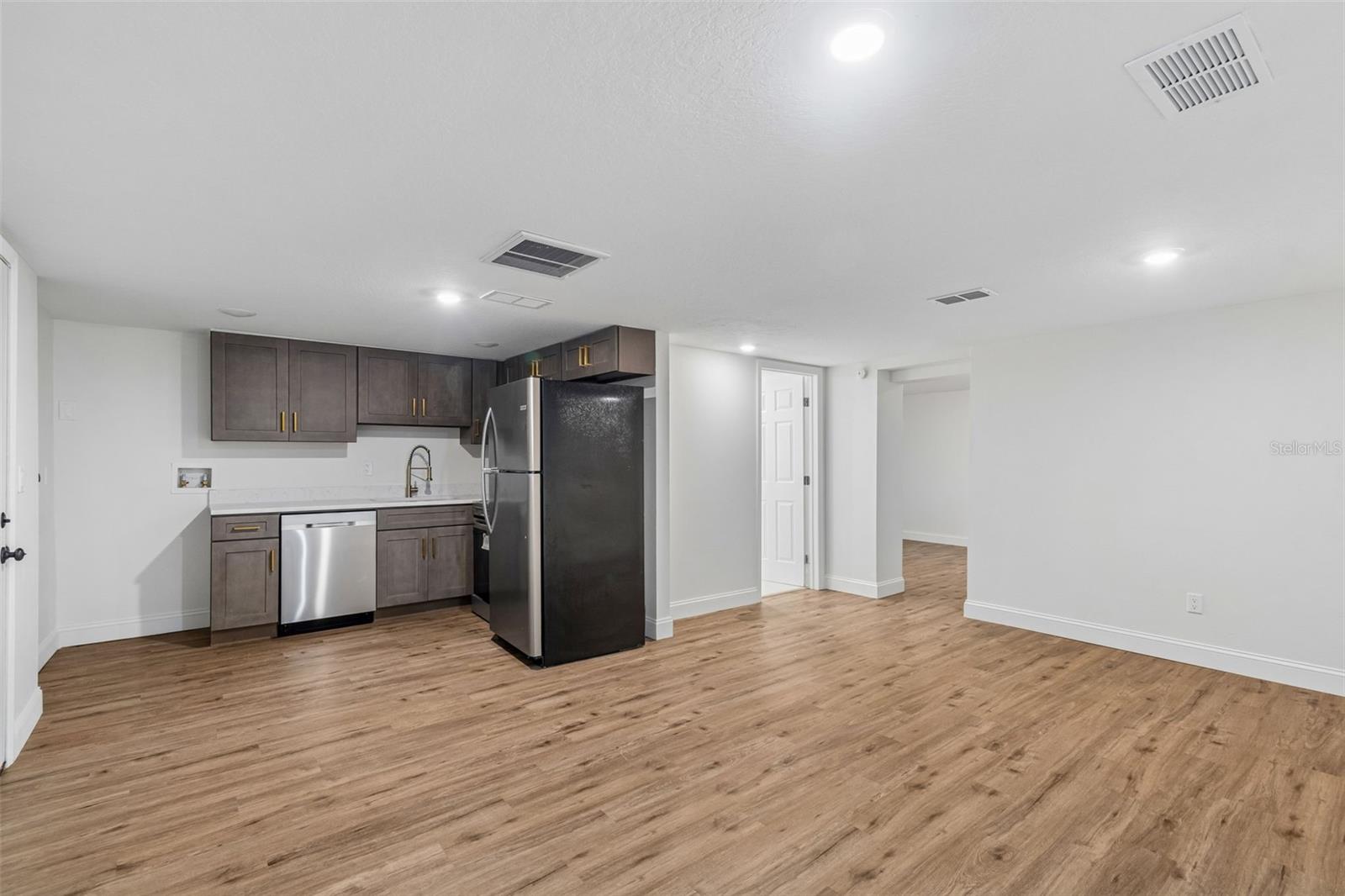 17503 Galveston St Property Photo 21