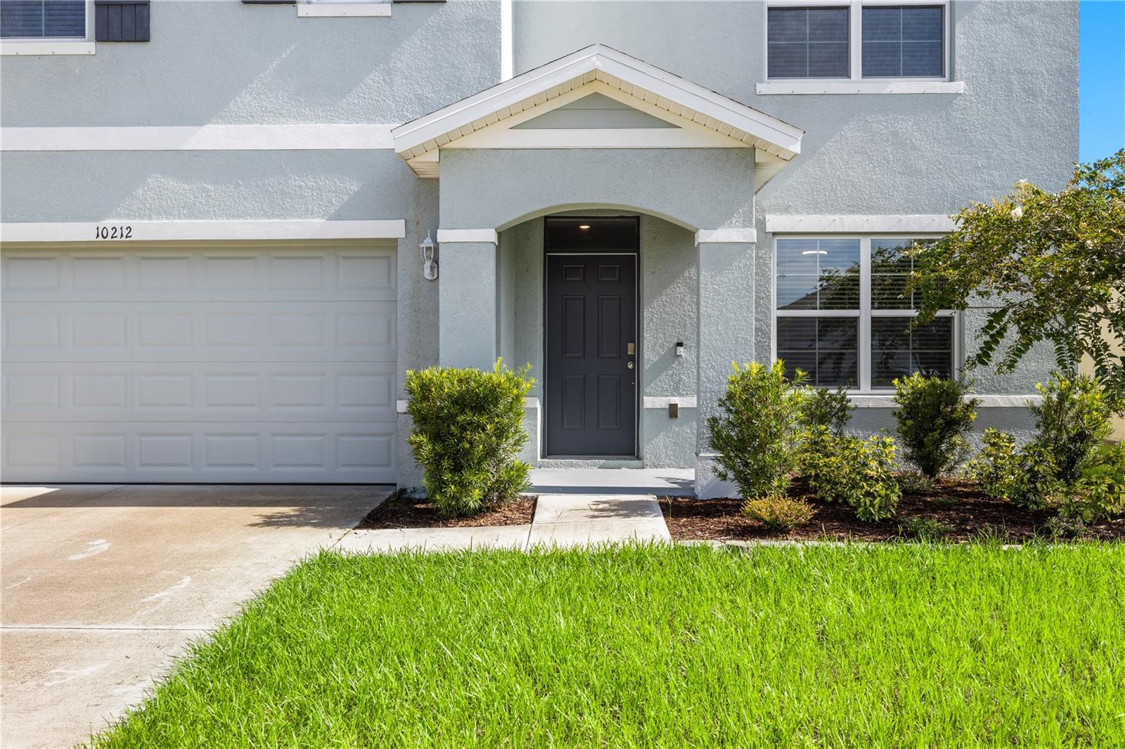 10212 Golden Light Ct Property Photo 5