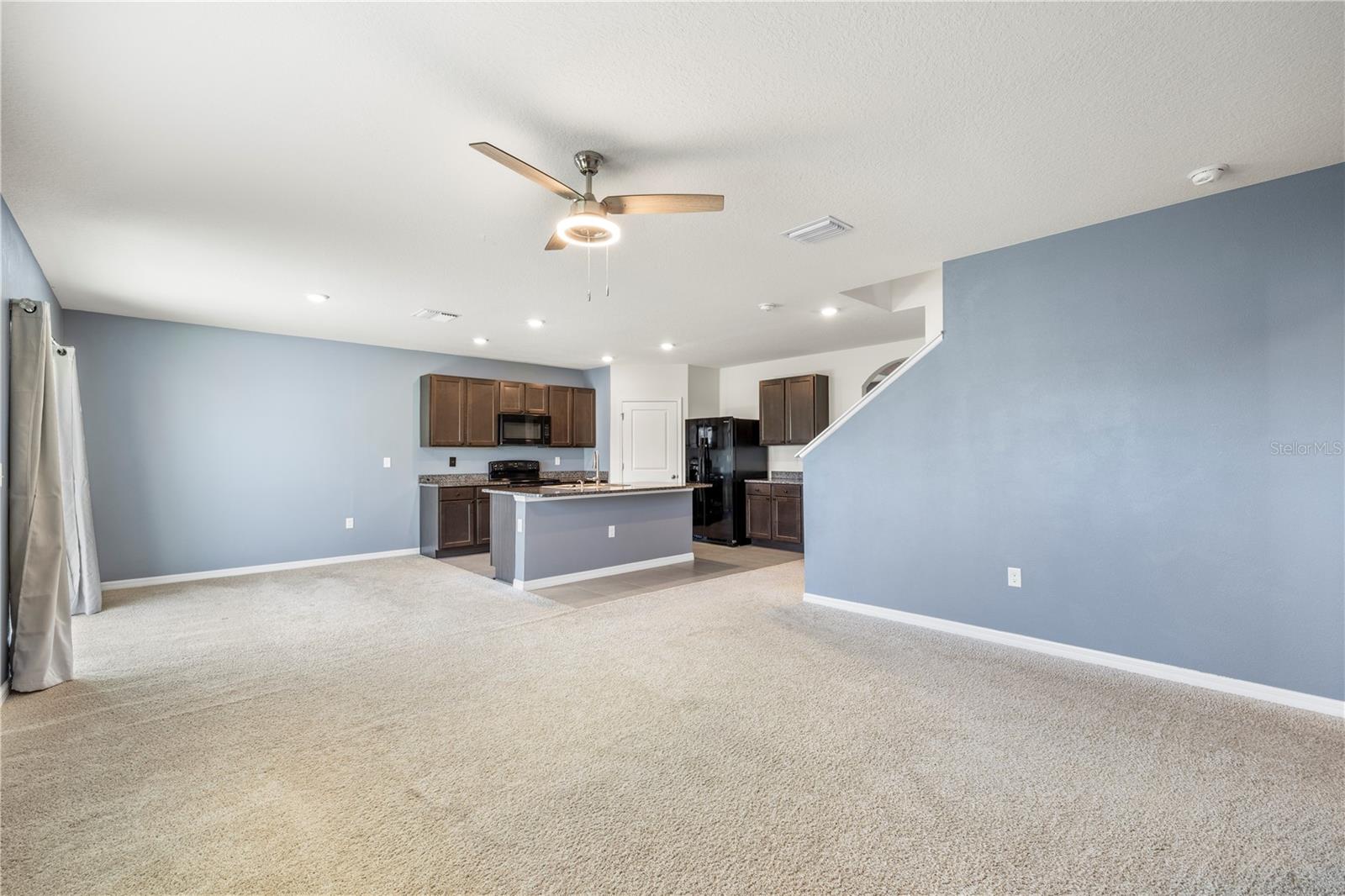 10212 Golden Light Ct Property Photo 9