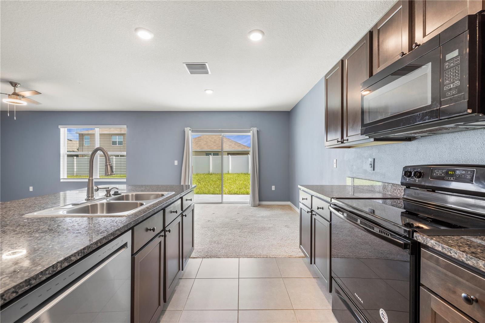 10212 Golden Light Ct Property Photo 14