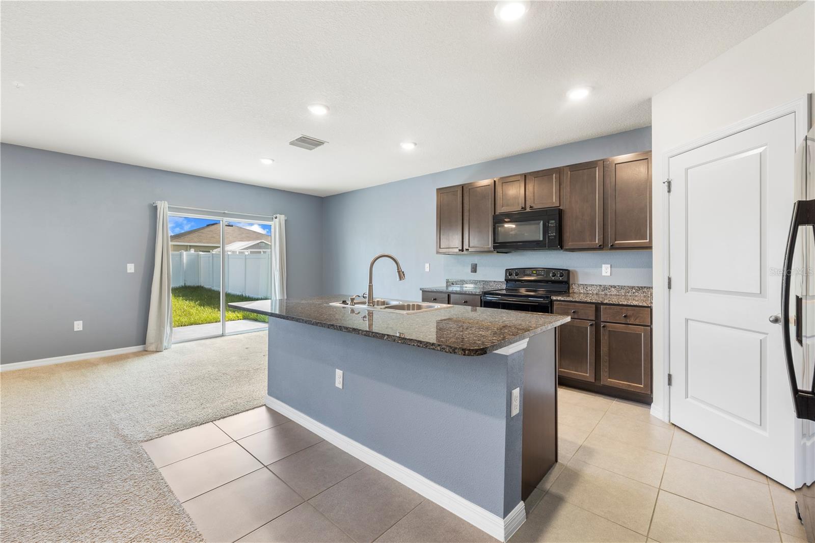 10212 Golden Light Ct Property Photo 17