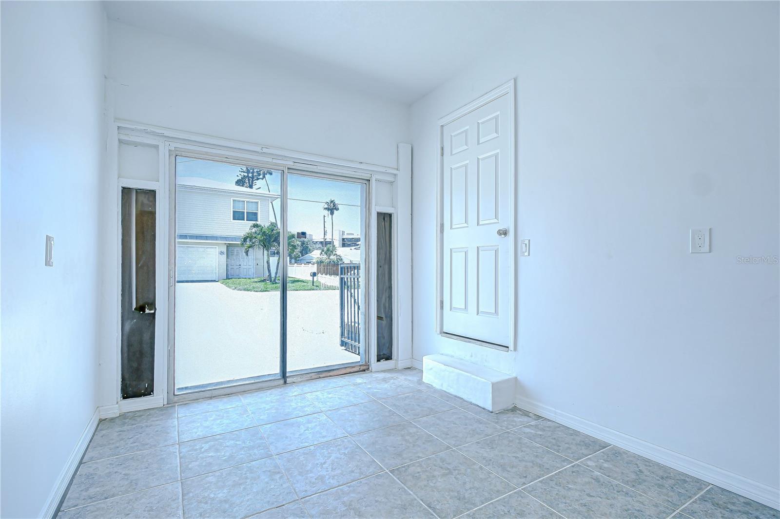 150 E Madeira Ave #3 Property Photo 6