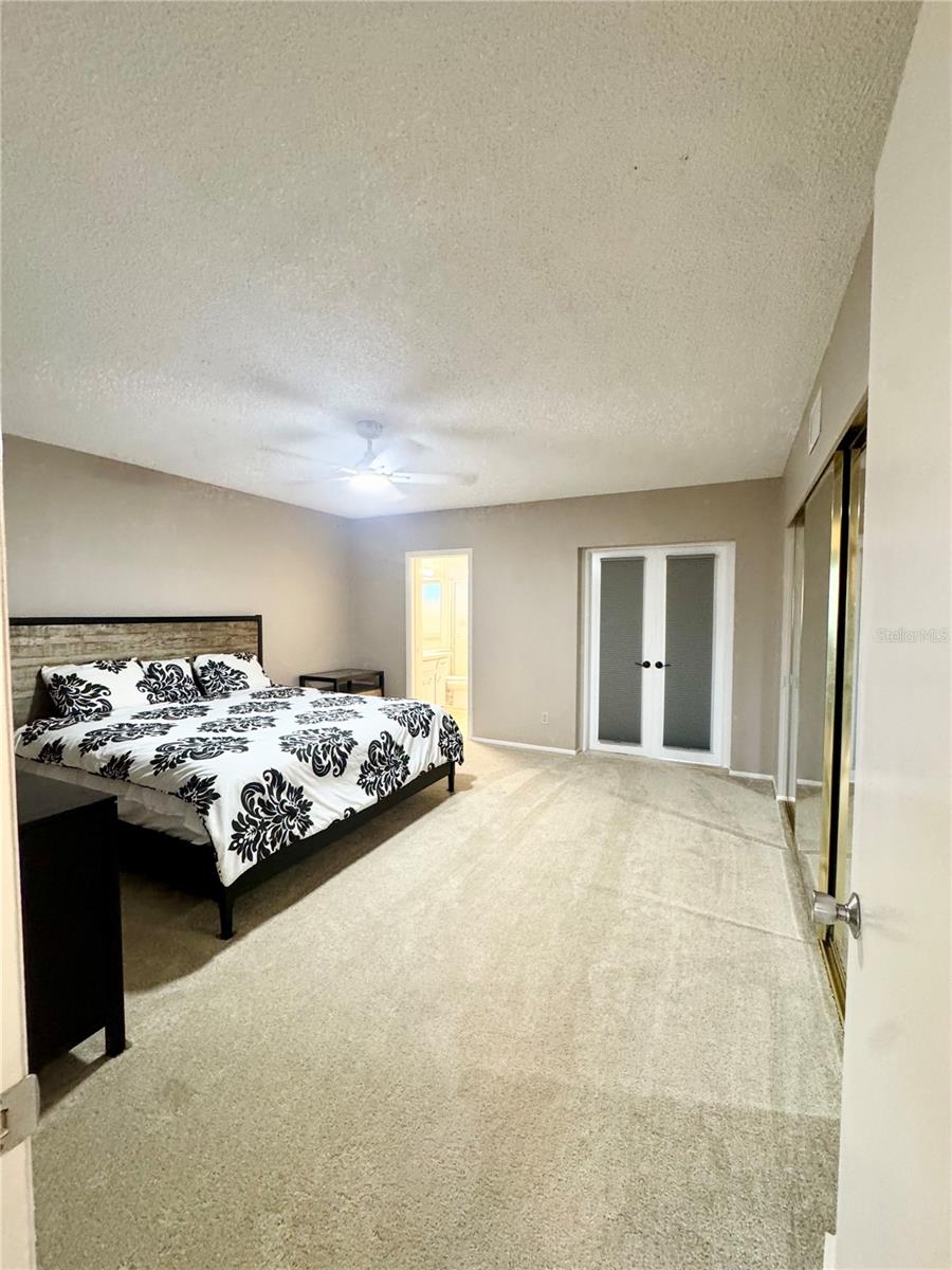 2402 Ecuadorian Way #40 Property Photo 13