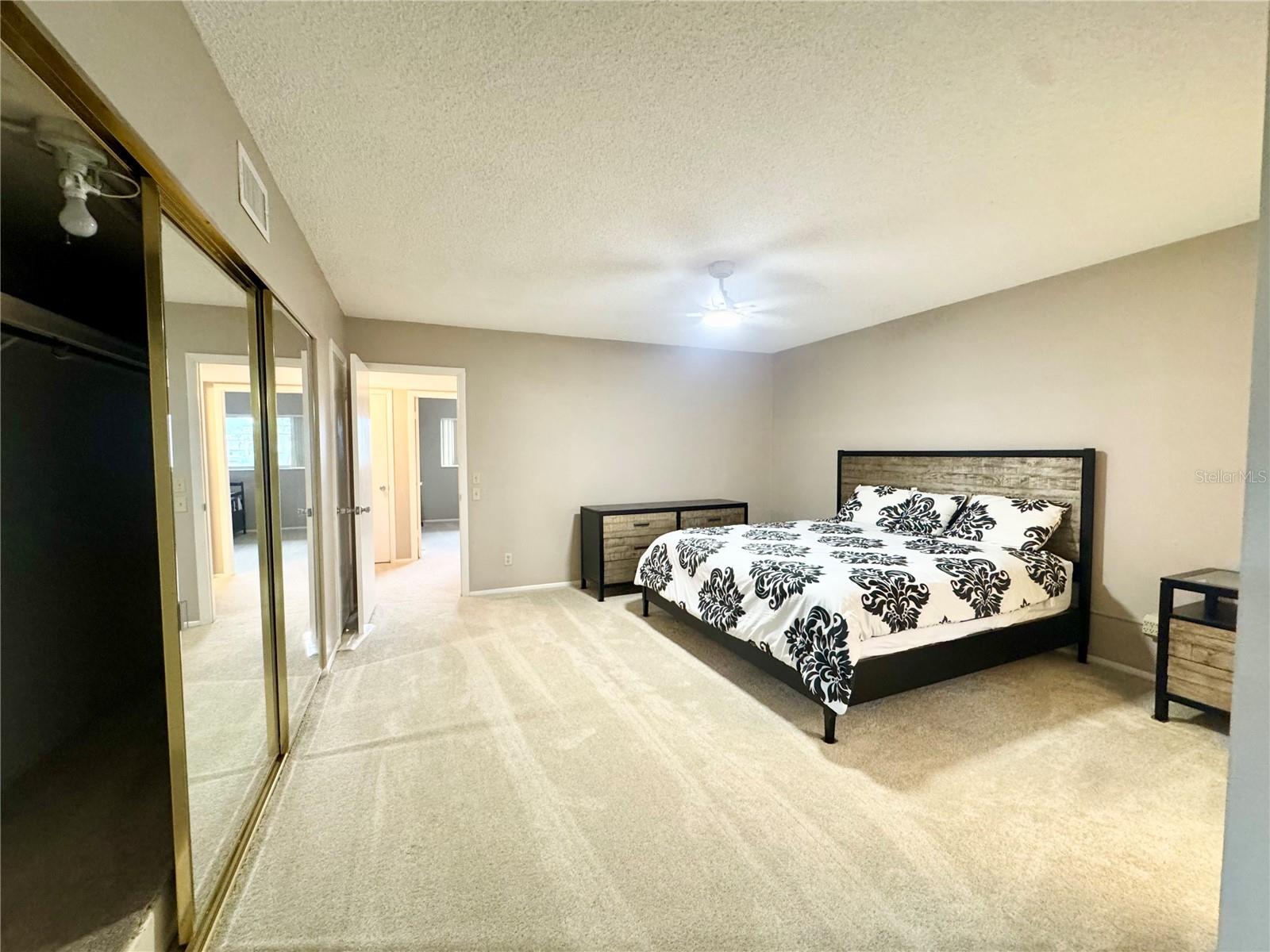 2402 Ecuadorian Way #40 Property Photo 16