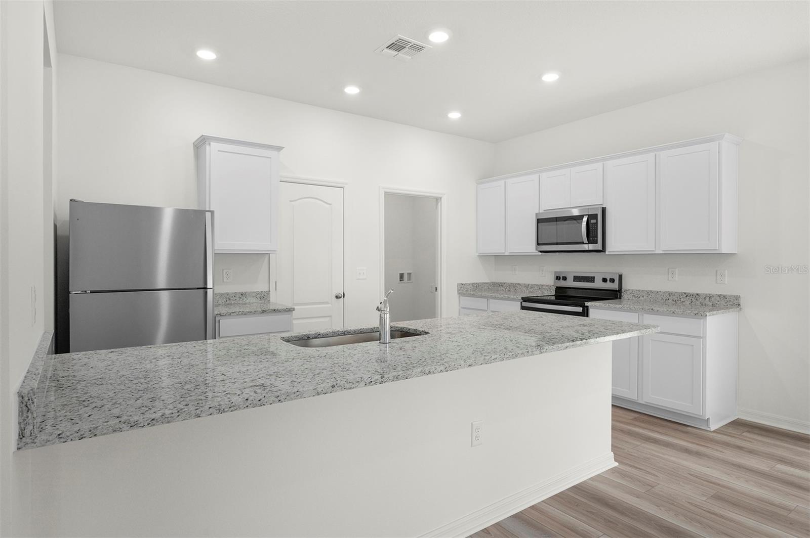 13376 Tula Loop Property Photo 5