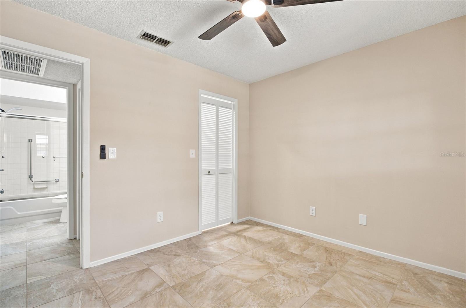 2460 Northside Dr #1202 Property Photo 6